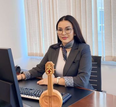 photo_5215700455269716402_y-400×370